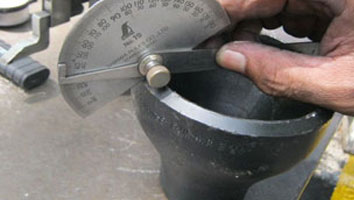 SCH 120, 12 x 6 Inch, Bevel Ends, Eccentric Reducer Fittings SCH 120, 12 x 6英寸,斜面端,偏心减速机配件